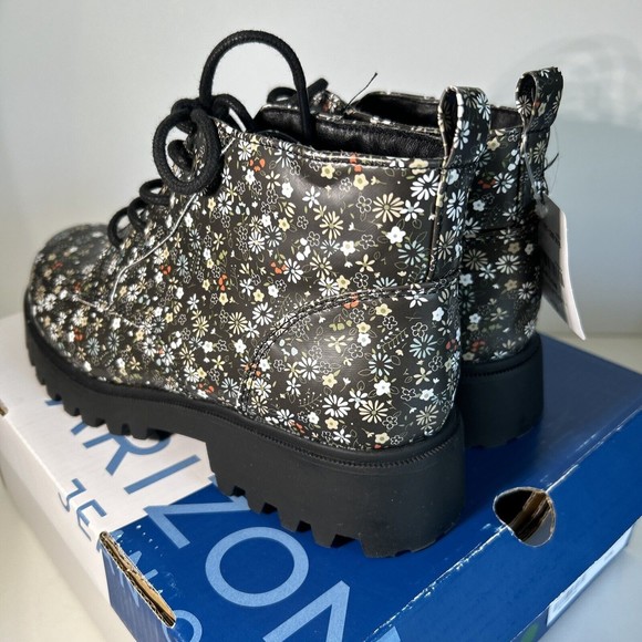 Arizona Women Lug Sole Boots Size 6 M NEW 90s Vibe Black Floral Memory Foam - Picture 5 of 8